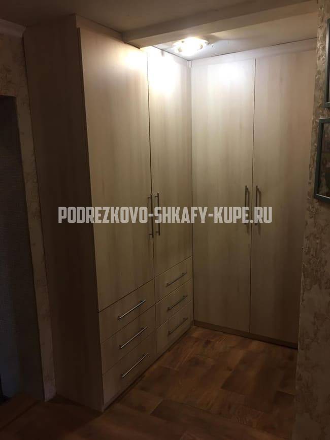 Шкафы угловые Подрезково